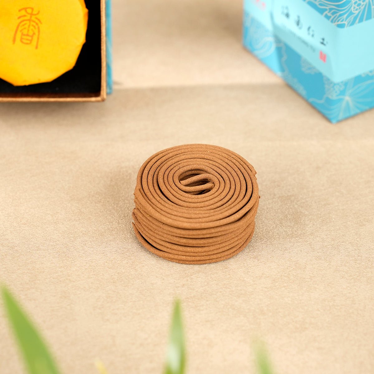 Hainan Red Soil Agarwood - Handcrafted Natural Aroma for Relaxation - Image 3
