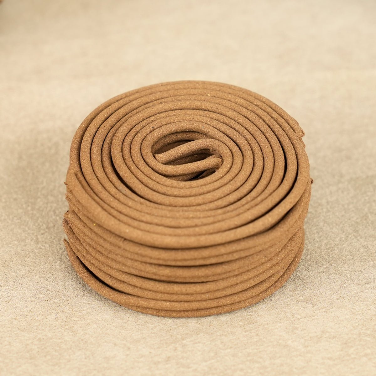Hainan Red Soil Agarwood - Handcrafted Natural Aroma for Relaxation - Image 5